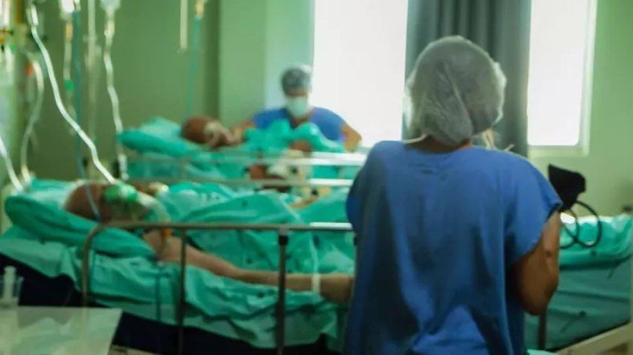 Brasil bate novo recorde em um dia e registra 2.340 mortes por Covid-19