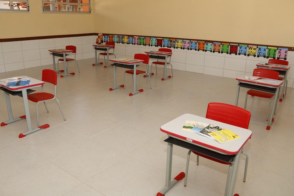 Educação transfere recursos a conselhos escolares e APMs para garantir ambiente seguro no retorno presencial das aulas
