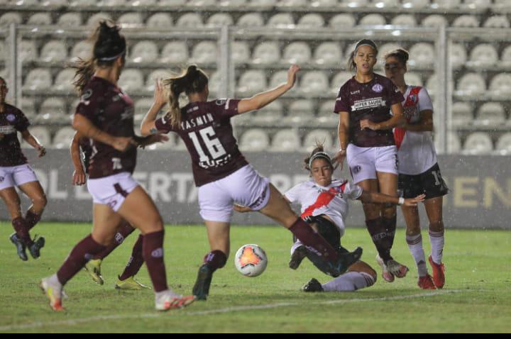 Guerreiras Grenás vencem River Plate e estão na semifinal da Libertadores!