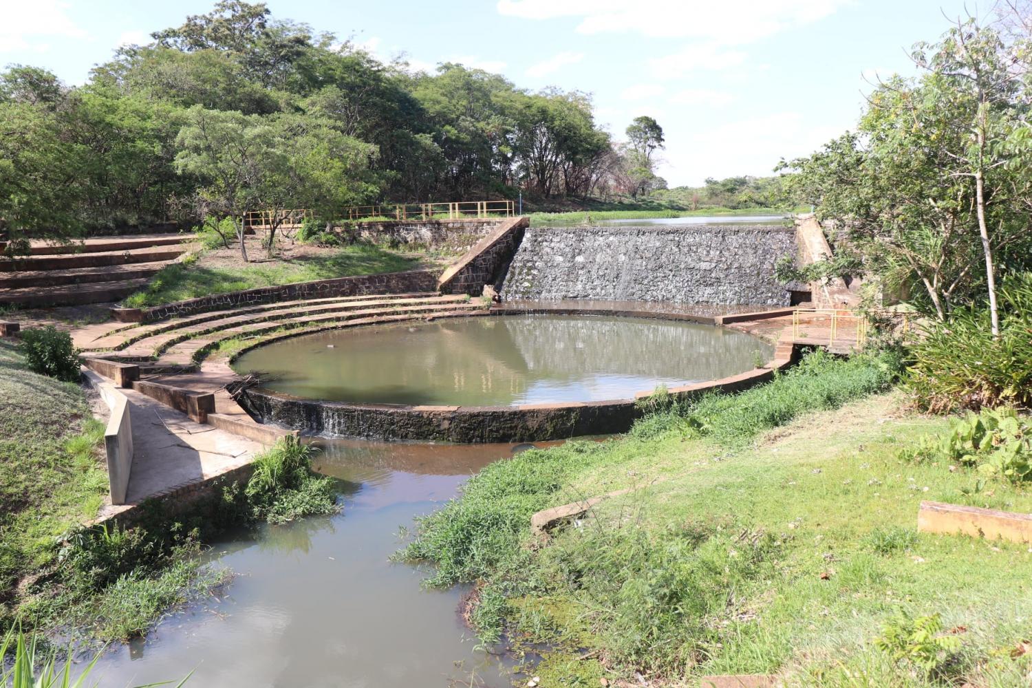 Serviço emergencial na captação das Cruzes (10/03)