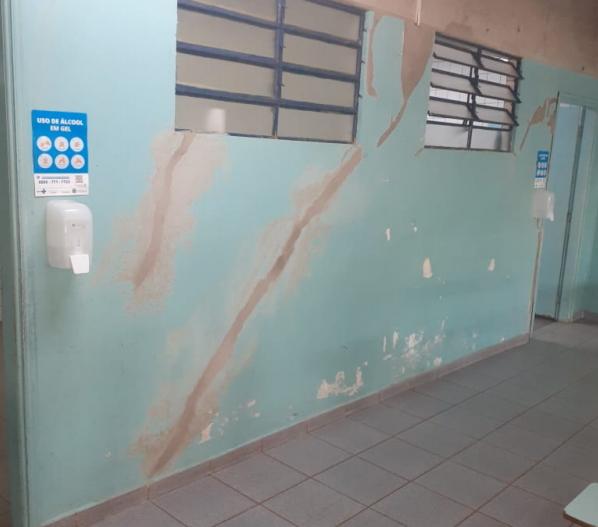 Emef no Jardim das Hortências precisa de reformas 