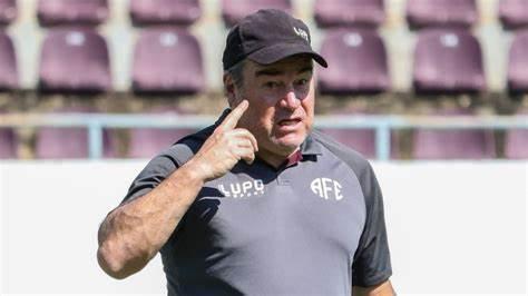 Pintado não é mais técnico da Ferroviária!