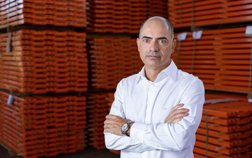 HC da Unicamp recebe doação de fábrica de estruturas de aço para estocagem de materiais usados no combate à Covid