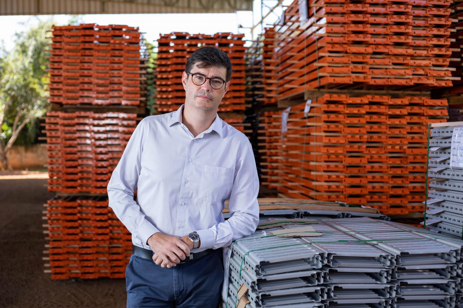 Inspeção periódica em sistemas de armazenagem salva vidas