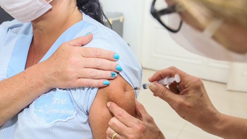 Prefeitura disponibiliza dados de vacinados atendendo à Lei da Transparência na Vacinação