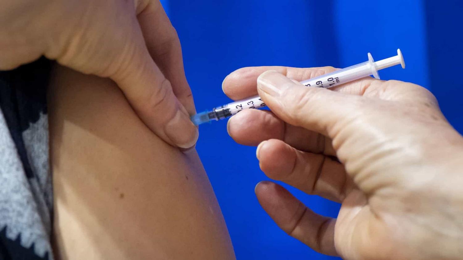 Brasil fica fora da lista de países que receberão 500 milhões de vacinas dos EUA