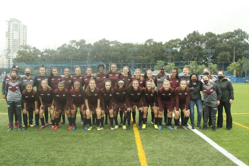 Elencos das Guerreirinhas Grenás enfrentaram o PSG Academy, em dois jogos-treino em São Paulo-SP!