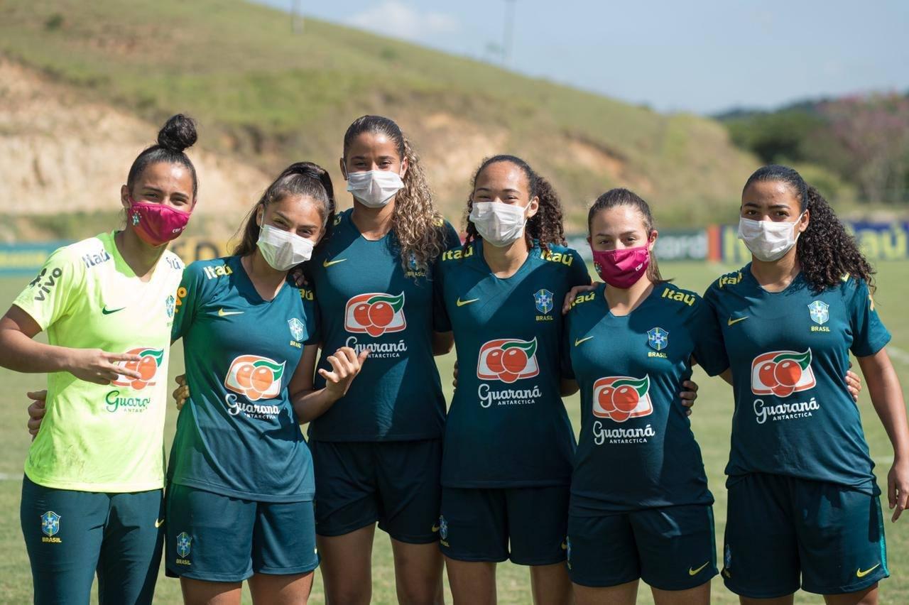 Guerreirinhas  Grenás encerraram o período de preparação com a Seleção Feminina Sub-17!