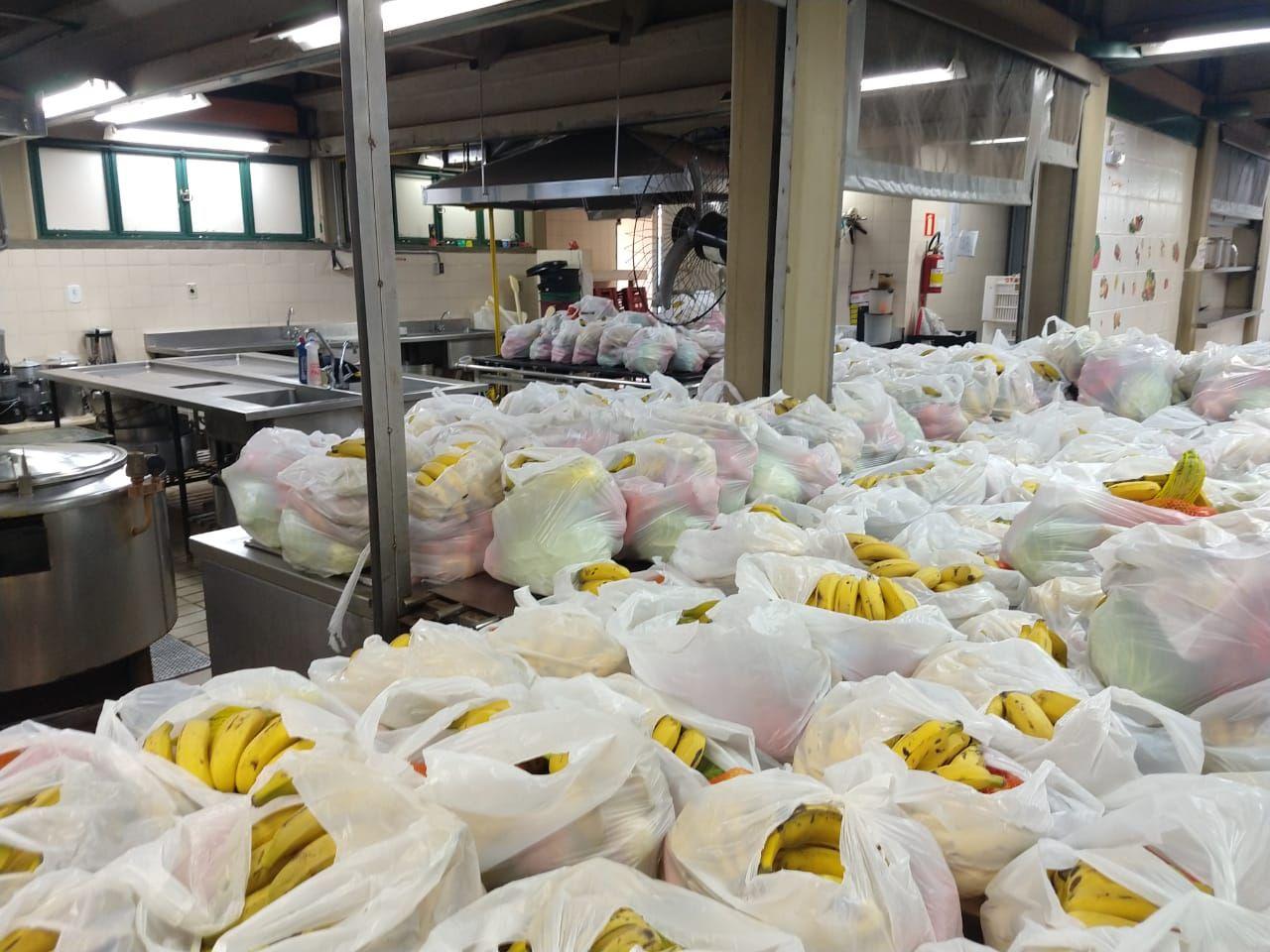 Educação distribuiu 194 mil cestas de alimentos para alunos da Rede Municipal