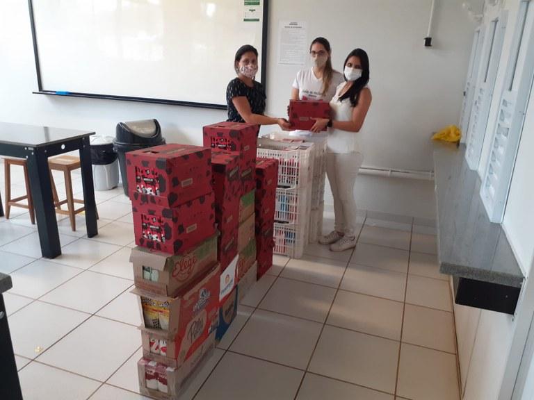 Curso de Nutrição da UNIP Araraquara arrecada quase 400 litros de leite para Rede de Solidariedade