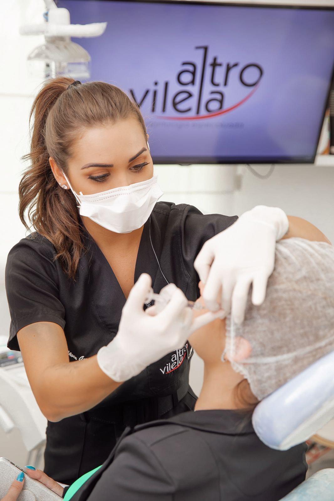 Clareamento dental sem dor já é realidade em clínicas odontológicas