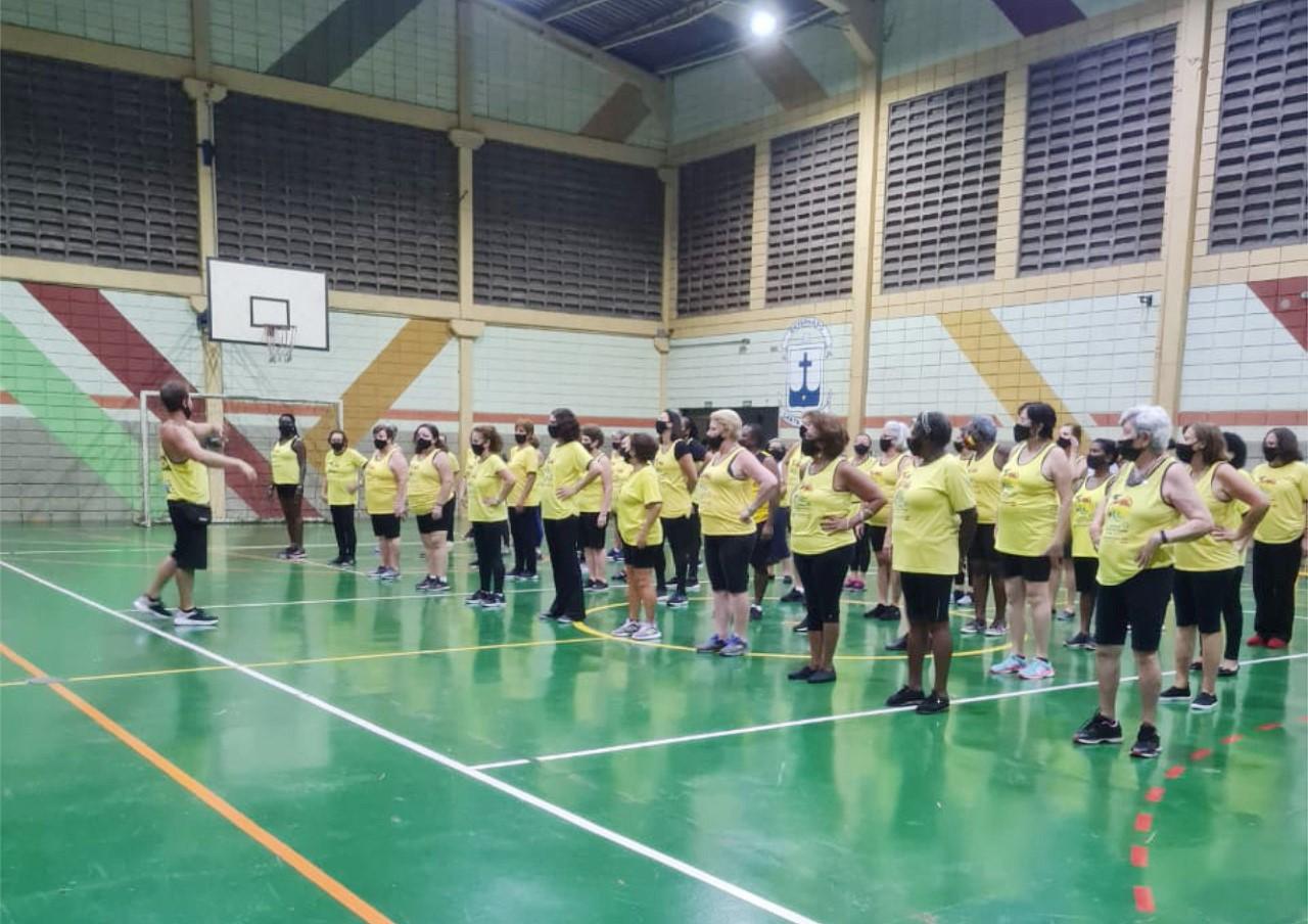 Ginástica artística da melhor idade da Fundesport participa de festival da Uniara em Araraquara!