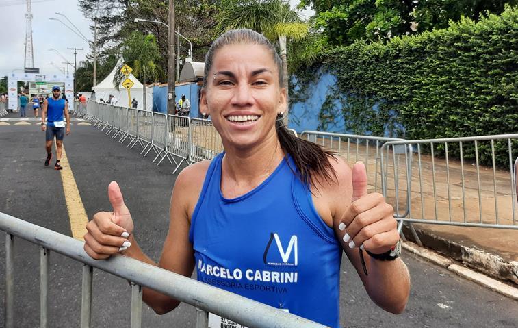 Corredora de Araraquara e atleta mineiro são os campeões da Corrida de Santo Onofre 2021!