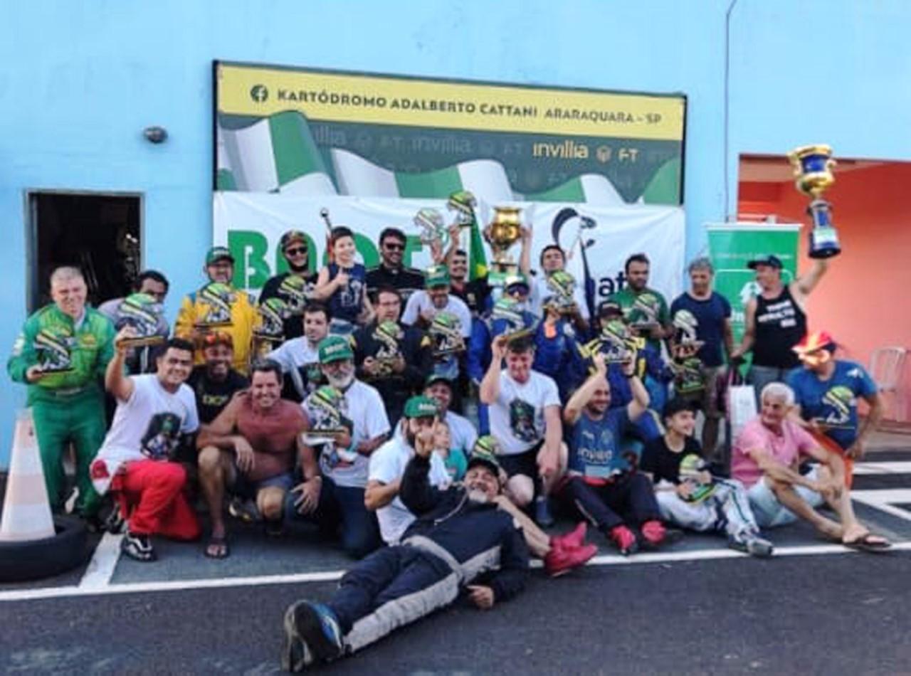 Pilotos de kart colaboram com o Fundo Social de Araraquara!