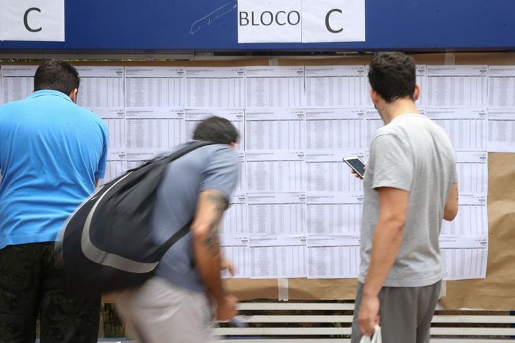 Vestibular Unesp aplicará no domingo (19/12) a prova da segunda fase para 33 mil candidatos