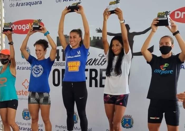 Milena Andrade comemora o bicampeonato da Santo Onofre em 2021!
