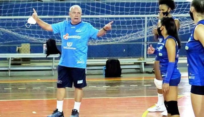 Milton Serra comanda a AGEE São Carlos/Atacadão na Superliga B 2022!