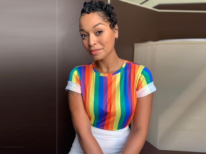 Escrevo porque penso e sinto muito