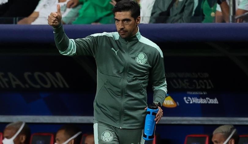 No Brasil, o olhar comum das interpretações sobre o futebol é o olhar sobre os resultados