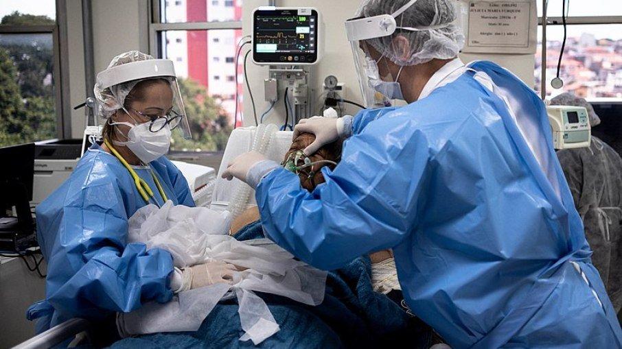 Ômicron: 87,3% dos médicos do Brasil se infectaram nos últimos 60 dias