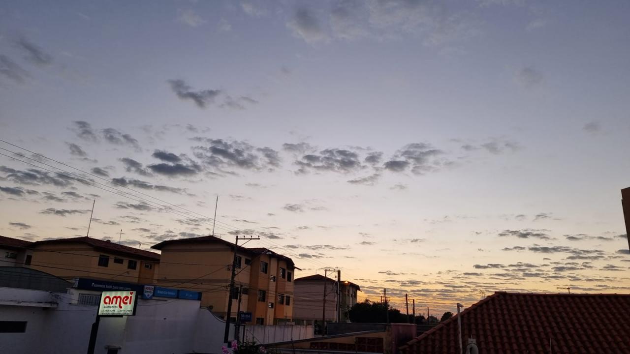 Quinta-feira (24) de sol na parte da manhã e pancadas de chuva à tarde e à noite
