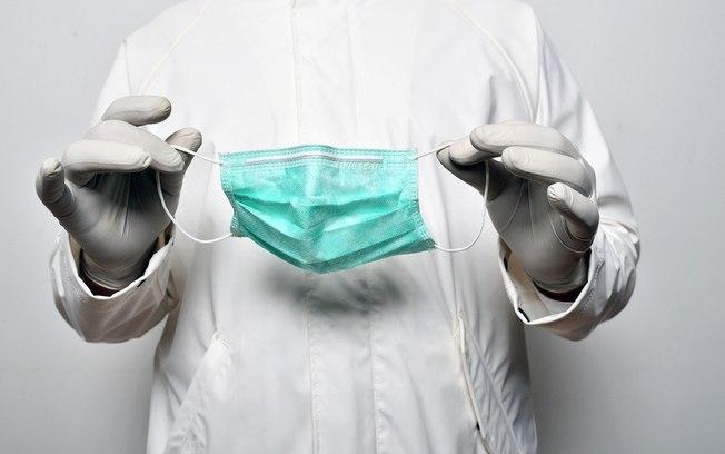 Obrigatoriedade do uso de máscara é mantida em unidades médico-hospitalares e transporte coletivo