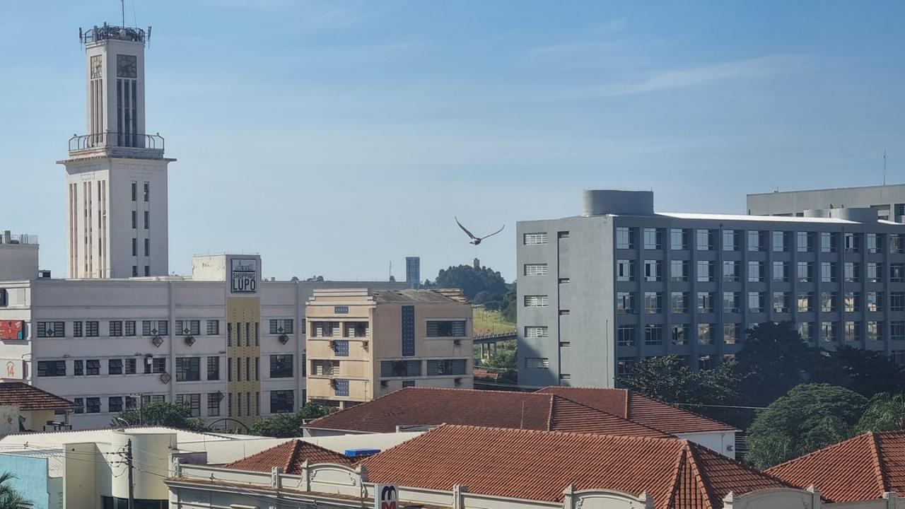 Quinta-feira(3) de sol e aumento de nuvens de manhã com pancadas de chuva à tarde