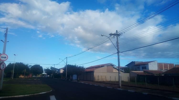 Sexta-feira (4) de sol com pancadas de chuva à tarde e à noite