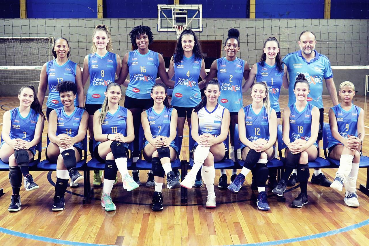 Vôlei feminino retorna às atividades