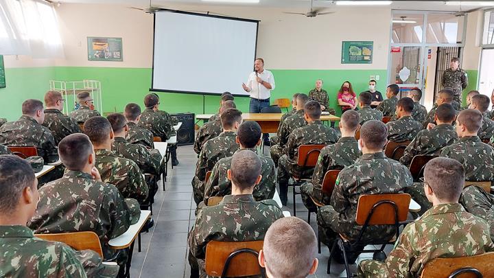 Aula inaugural para atiradores do Tiro de Guerra