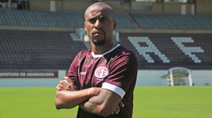 FERROVIÁRIA FECHA A CONTRATAÇÃO DO LATERAL-DIREITO JEFERSON