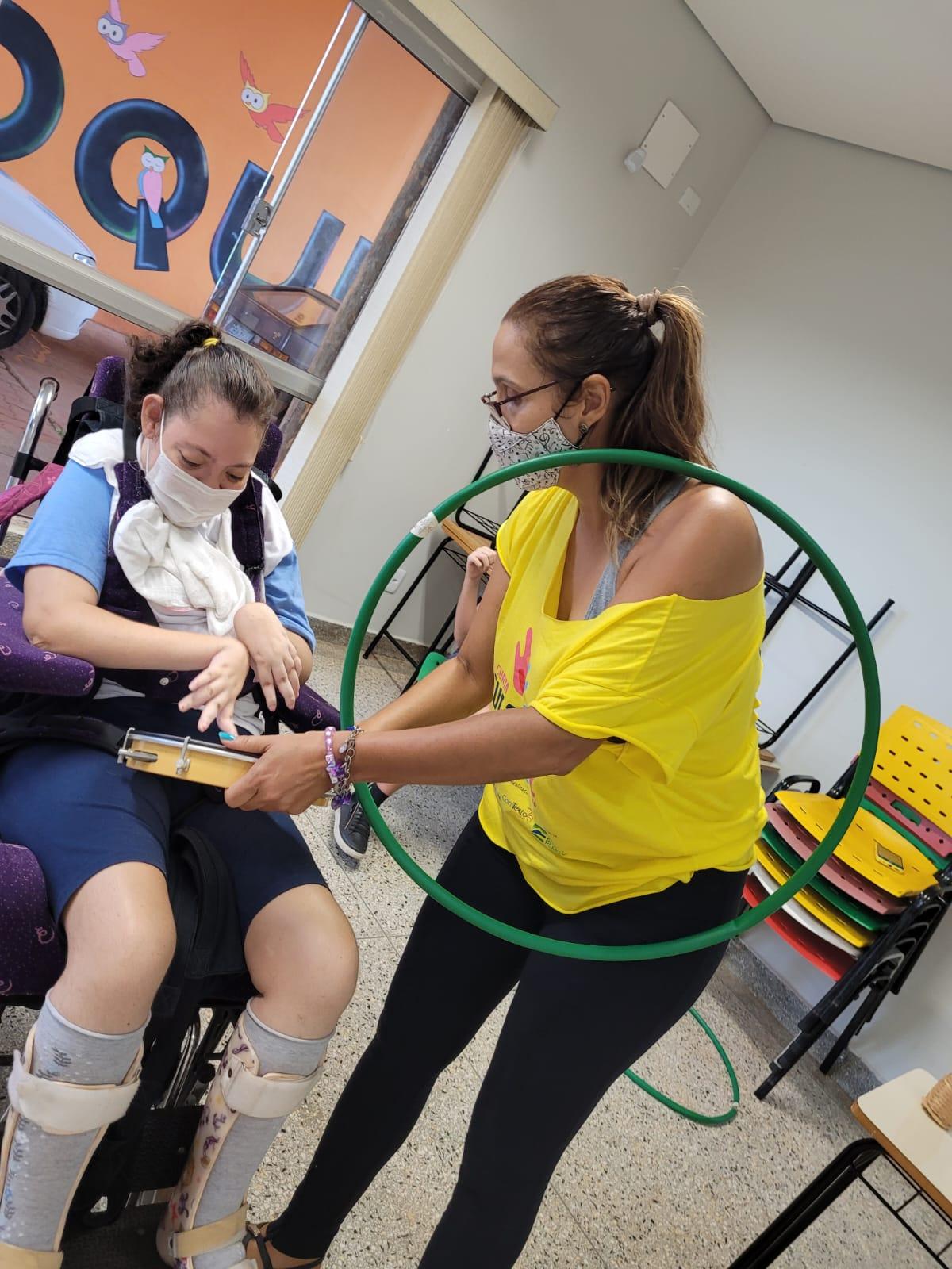 Atividade durante oficina de Musicaliza&ccedil;&atilde;o, na Funda&ccedil;&atilde;o Toque