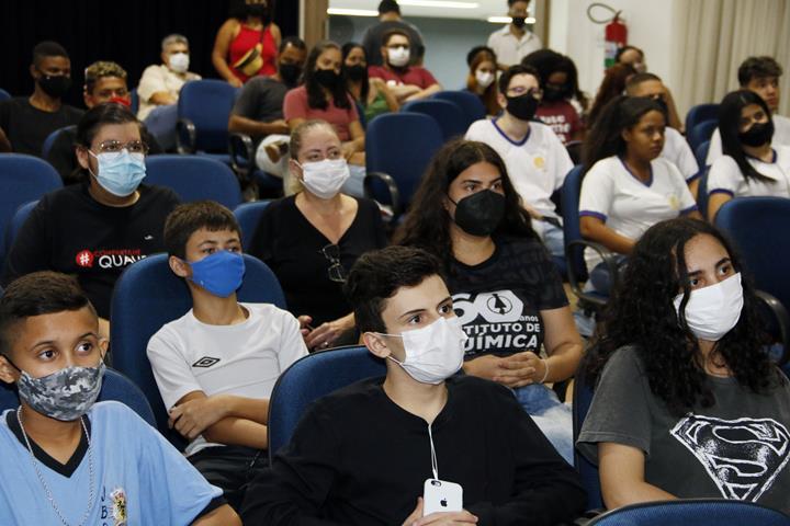 Nova lei municipal sancionada visa incentivar o voto aos 16 e 17 anos