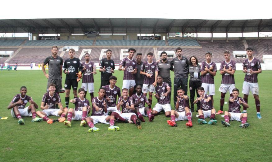 Vitória do sub-15 e no sub-17 contra o Grêmio São-Carlense