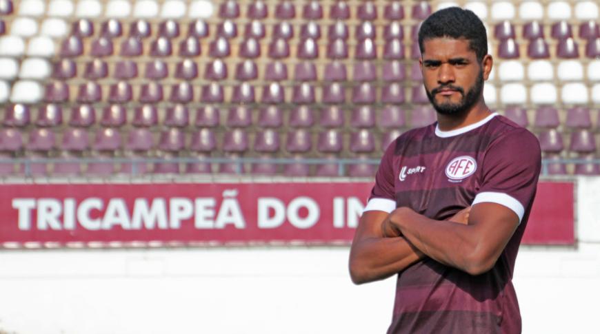 Matheus Santos é o novo volante da Ferroviária!