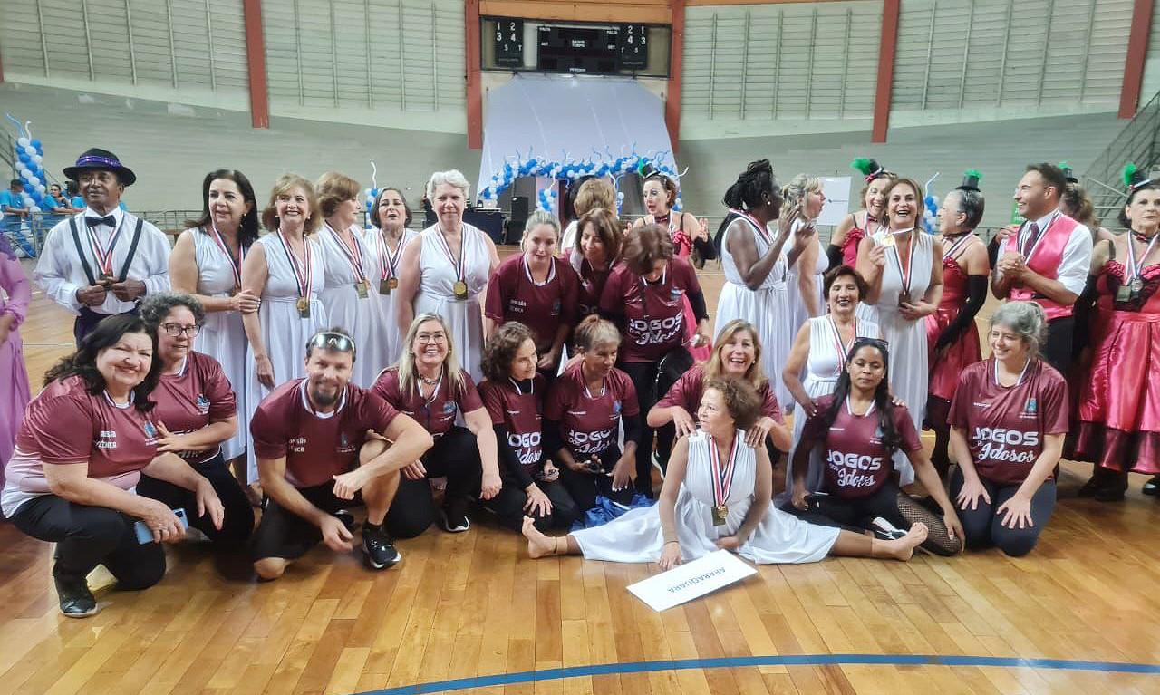 Ginástica artística da melhor idade da Fundesport é campeã em Ribeirão Preto!