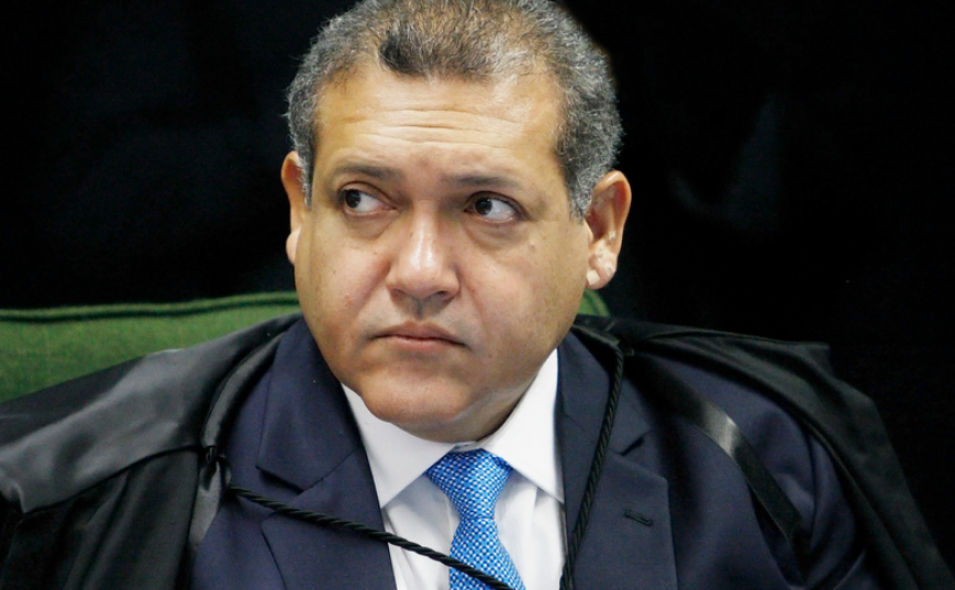 Ministro do STF fez viagem a Paris com despesas pagas por advogado que responde a processos no STF