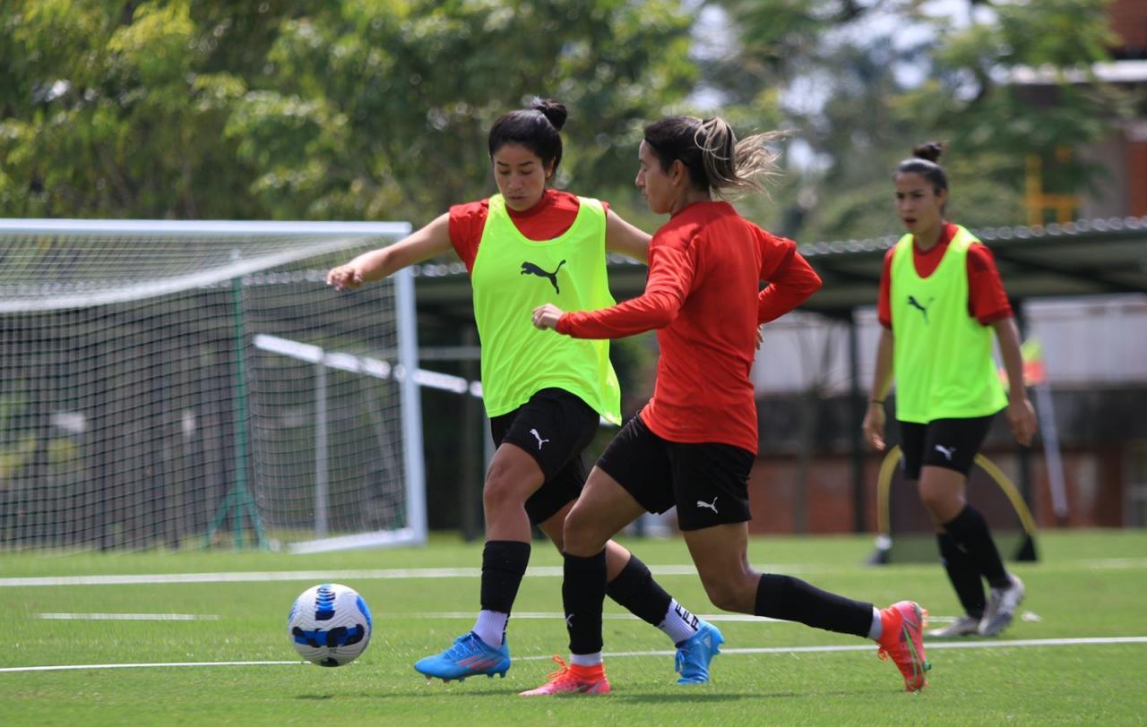 Fany Gauto segue treinando com o Paraguai visando a Copa América 2022!