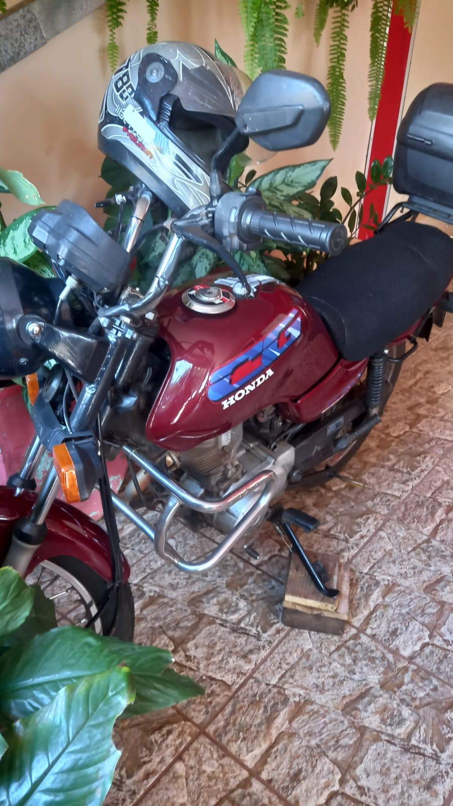 Ladrões roubam moto no Centro de Araraquara!