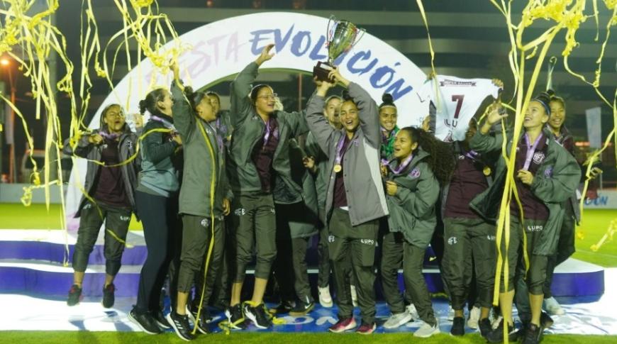 GUERREIRINHAS GRENÁS SUB-17 EMBARCAM PARA OS ESTADOS UNIDOS NESTE SÁBADO PARA A DISPUTA DA “CONMEBOL MAGIC CUP”2022!