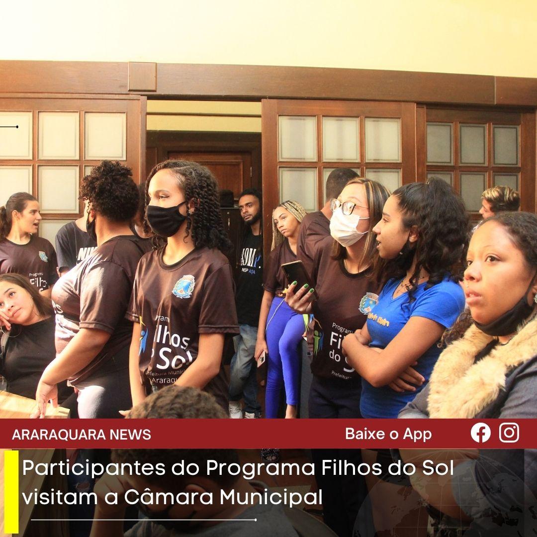 Participantes do Programa Filhos do Sol visitam a Câmara Municipal