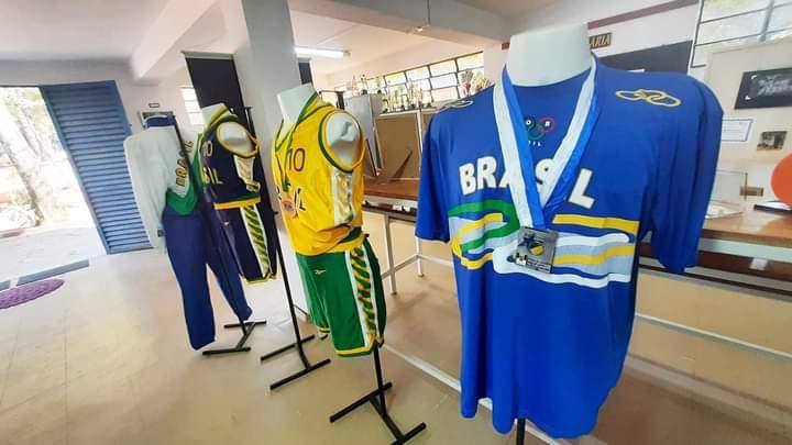 Exposição em homenagem a Roseli Gustavo será estendida até 20 de novembro!