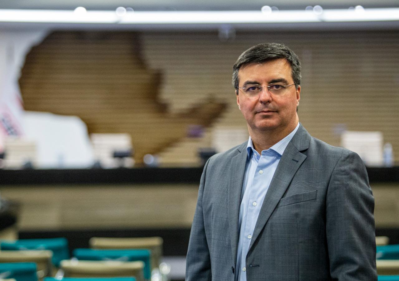 Juro alto, crescimento baixo