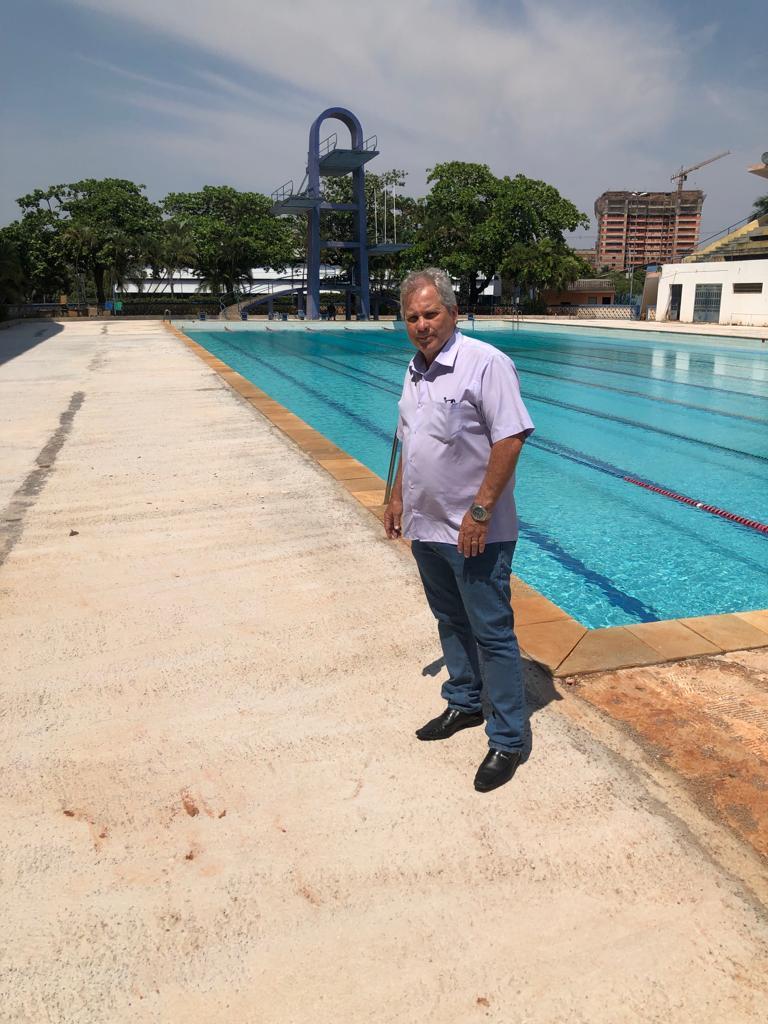 Vereador Edson Hel (Cidadania) visita obras nas piscinas da Ferroviária