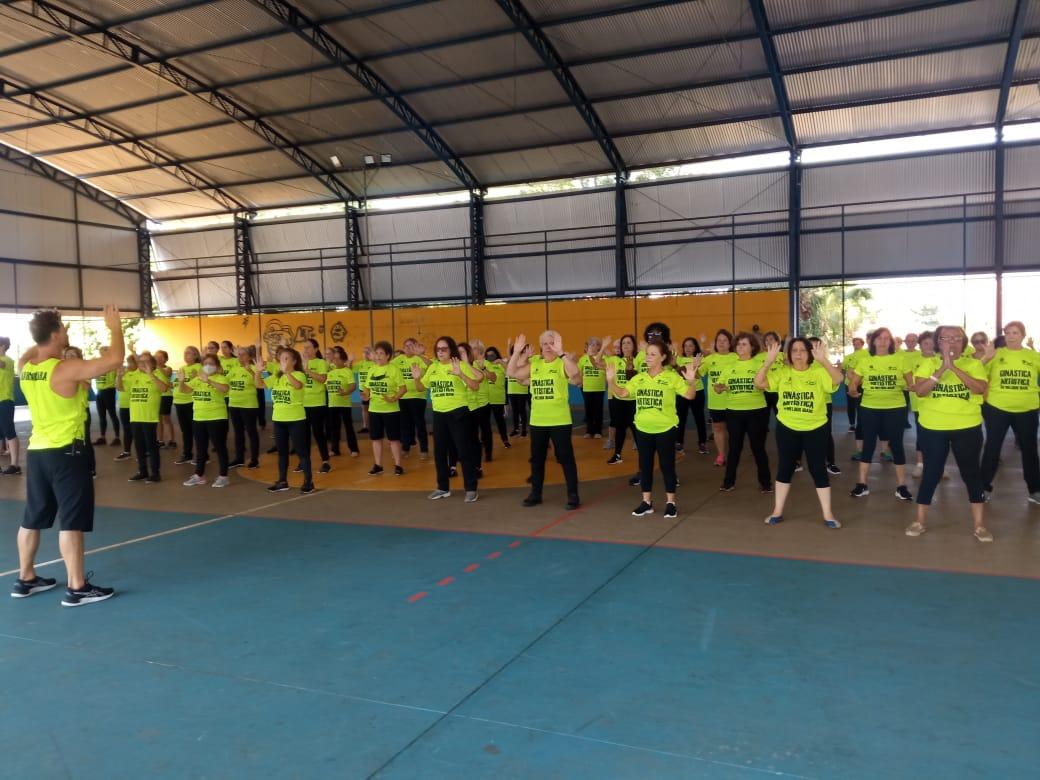 Vereador Paulo Landim acompanha atividade da equipe de Ginástica Artística