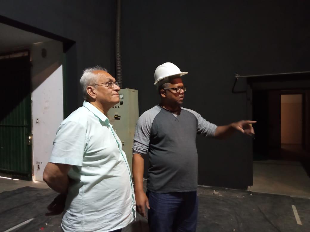 Vereador Paulo Landim fiscaliza obras no Teatro Municipal de Araraquara