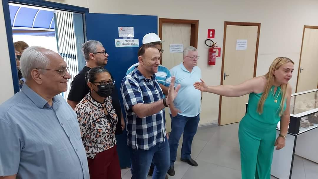 Vereador Paulo Landim visita obras de reforma e ampliação do CEC Aléscio Gonçalves