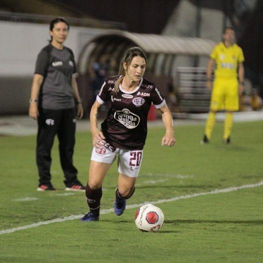Daiane e Barrinha permanecem e ficam nas Guerreiras Grenás para a próxima temporada!
