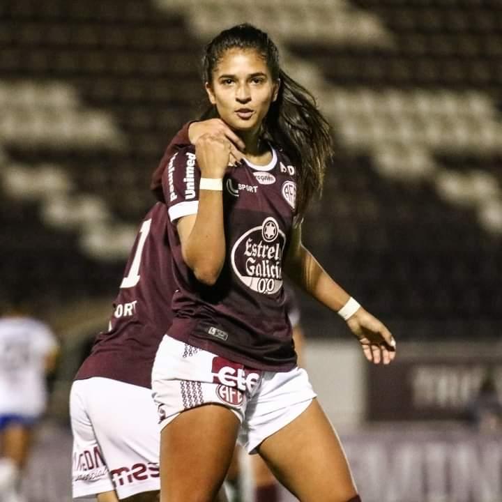 Eudmila fica para as Guerreiras Grenas!