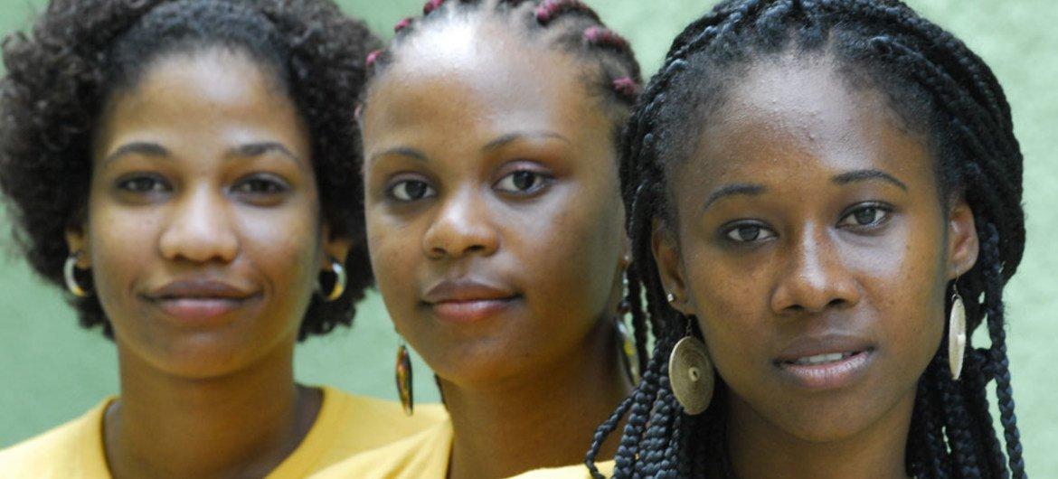 Propõe a divulgação / publicização do Edital Entra na Roda – Fortalecimento, Fomento e Premiação de Negócios Liderados por Pessoas Negras